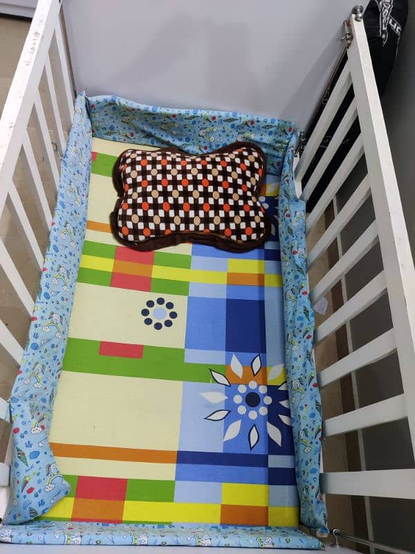 kids bed , cord white full size 2