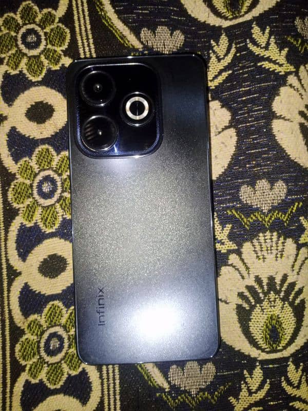 Infinix Hot 40i. 8+8gb. 256gb in warranty(Exchange possible) 2