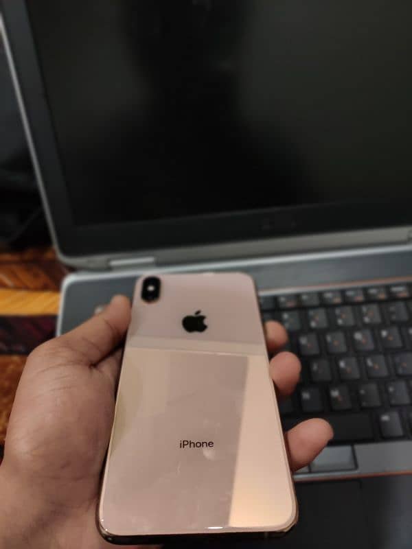 I phone Xs Max 0