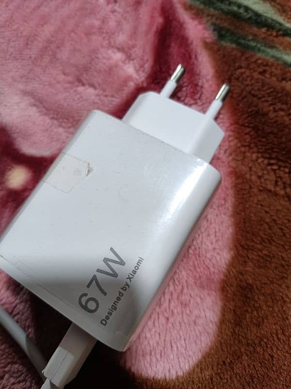 only used in 2 days box with original charger 6