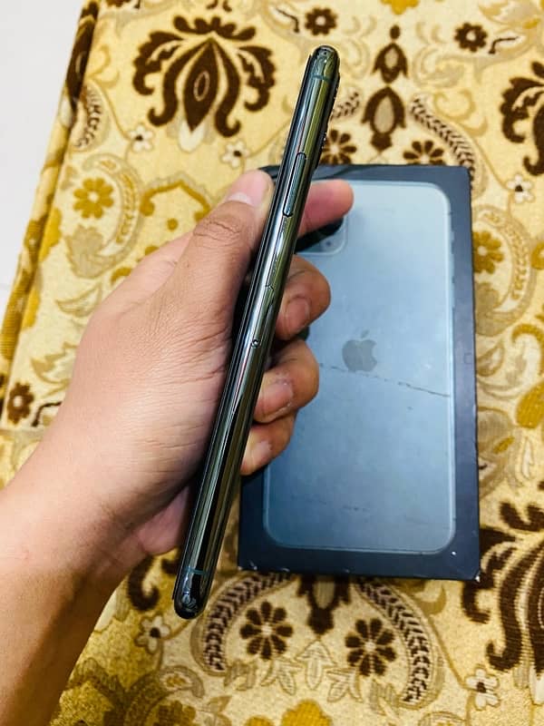 iPhone 11 Pro Max 512gb pta approved complete box 4