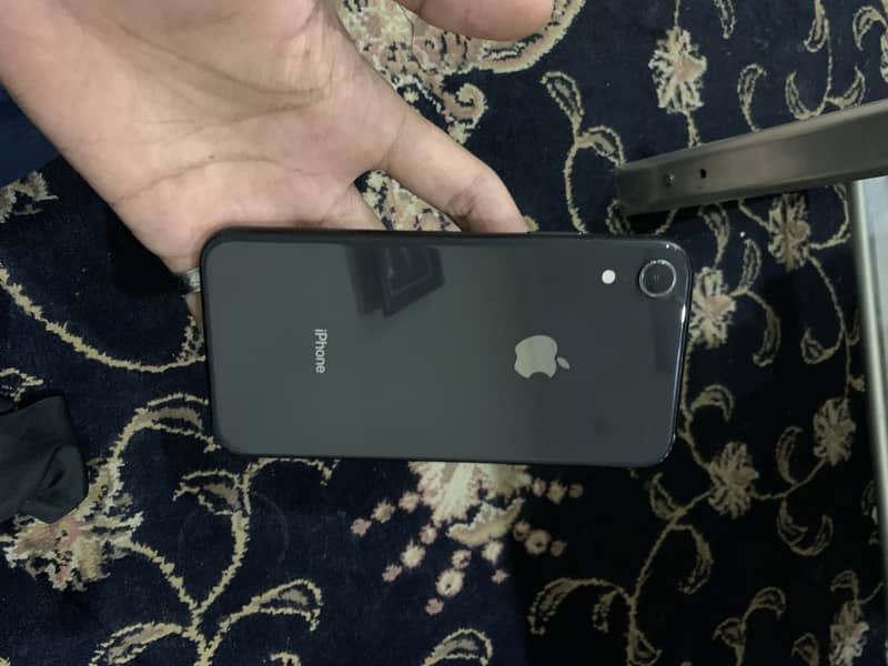 iPhone XR Non PTA 64 GB 1