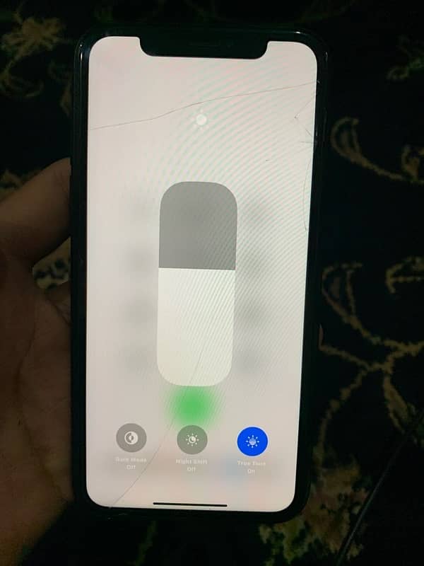 iPhone XR Non PTA 64 GB 7