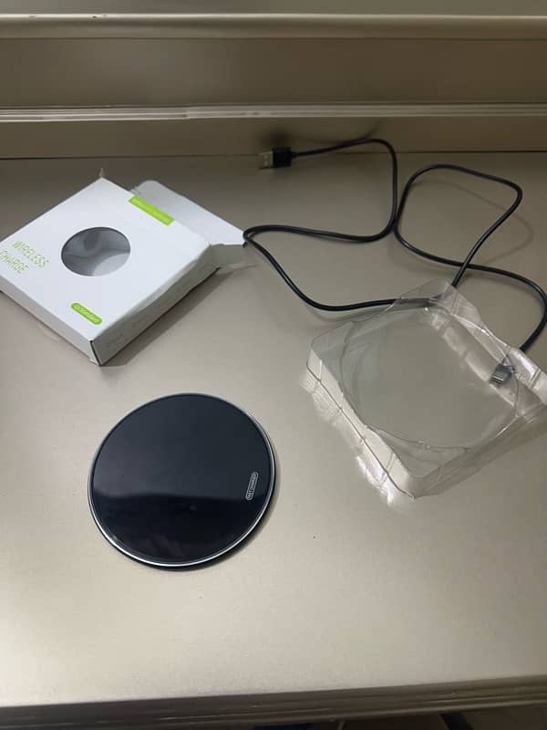 iphone wireless fast charge out put 15w 2