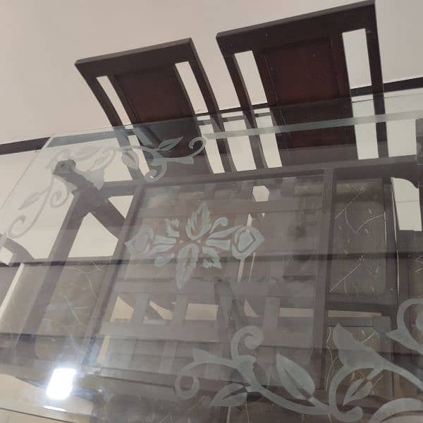 6 seater dinning table for sell 2