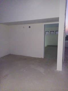 200 Sq Yrds CORNER 70 Ft Road LEASED House 1 Unit Available For Sale