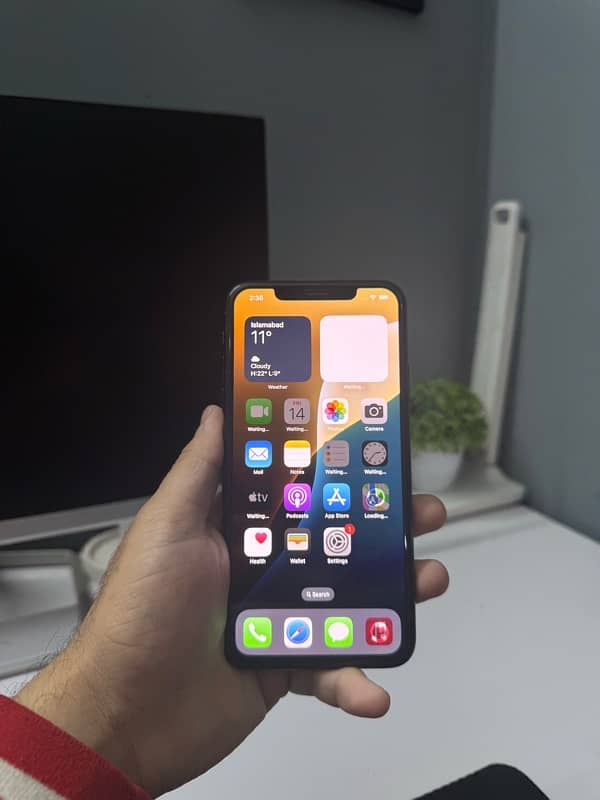 Iphone 11 pro max (pta approved) 1