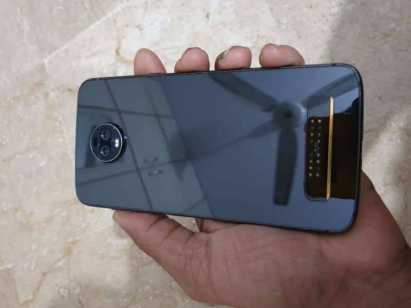 Moto z3 5