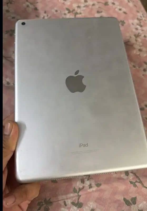 ipad 5th genation 32gb only ipad 0