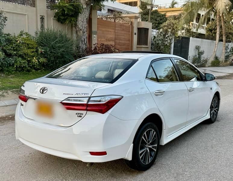 Toyota Altis Grande 2017 facelift 100% orignal 3