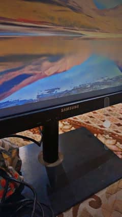 Samsung LED 27” 2K resolution