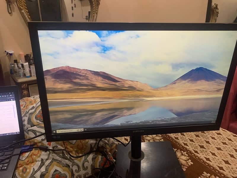 Samsung LED 27” 2K resolution 4