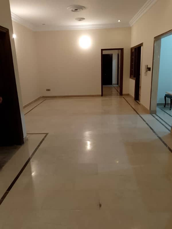 Portion available for rent gulshan-e-iqbal block 3 1