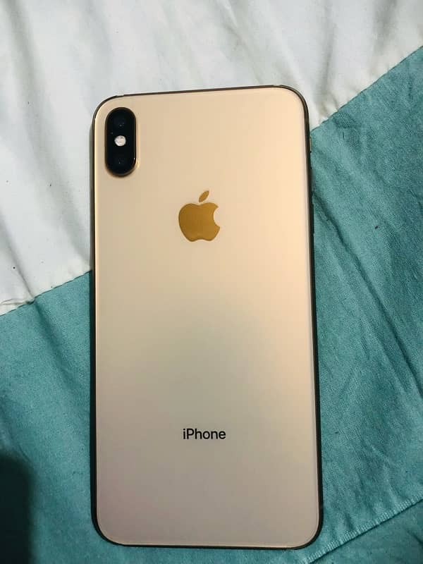 IPHONE XSMAX GOLD COLOUR AND LUSH CONDITION SIM B CHALA RHA 2