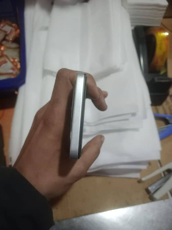 Infinix smart 8 pro 4+4/128 4