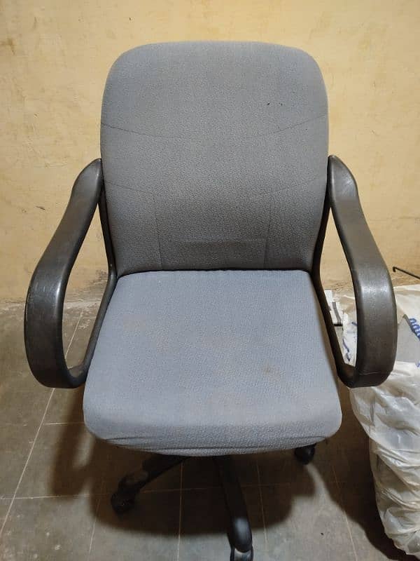 pairs of computer/ office chairs for sale 8/10 2