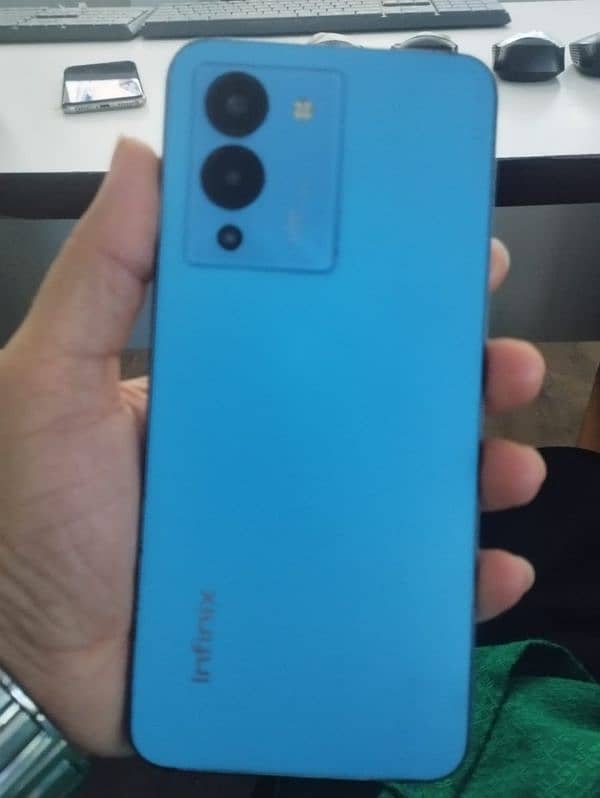 Infinix not 12 8/128 gb 1