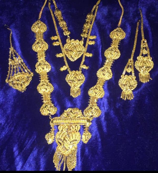 artificial jewelry set. only one use 0