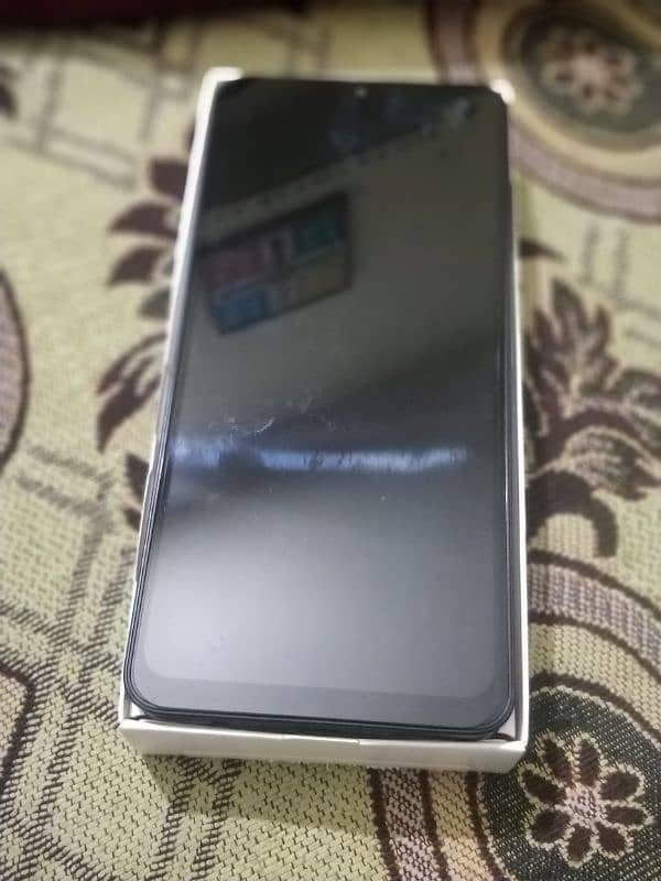 samsung mobile A06 in new condition and new version with box 3