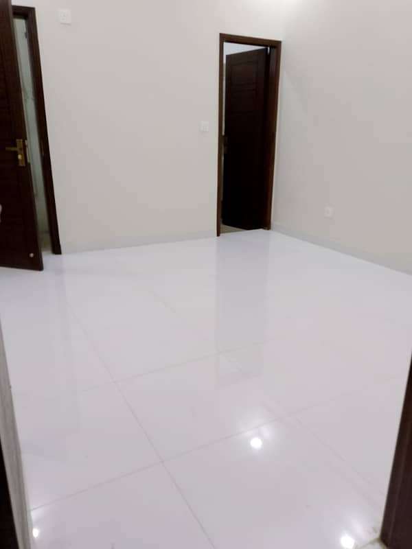 Portion available for rent Gulshan-e-iqbal block 13d2 4