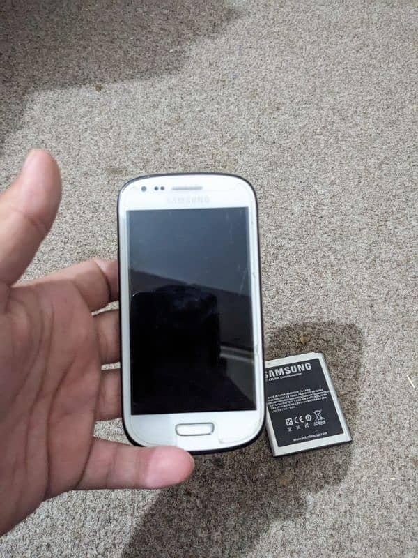 Samsung Galaxy S3 Mini 0