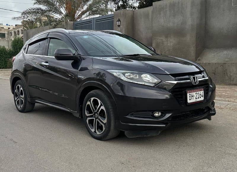 Honda Vezel hybrid 1.5 engine SUV with sports mode 2