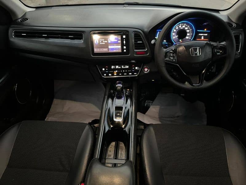 Honda Vezel hybrid 1.5 engine SUV with sports mode 7