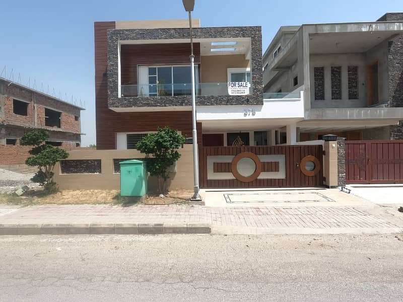 Bahria Town Islamabad 10 Marla Designer House Perfectly Constructed Outclass Location Near To Masjid Park School And Commercial Area On Investor Rate 0