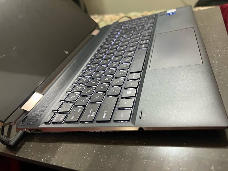 HP Specter x360 - Premium convertible laptop for sale 5