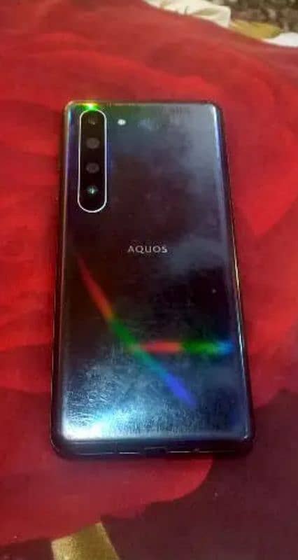 Aquos r5 5