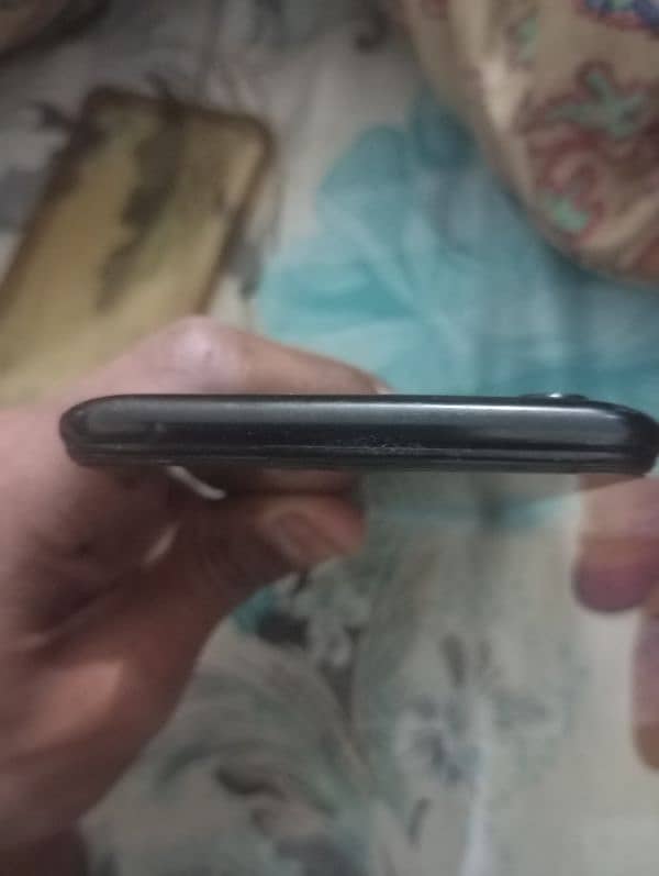 Vivo y91 Rs. 8000 7