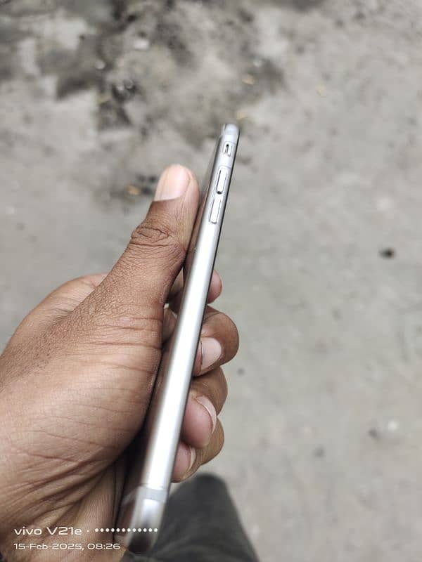 Iphone 6 10/10 condition Price 10,000 Only 2