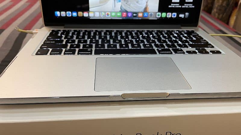 Macbook pro 2015 with box 4