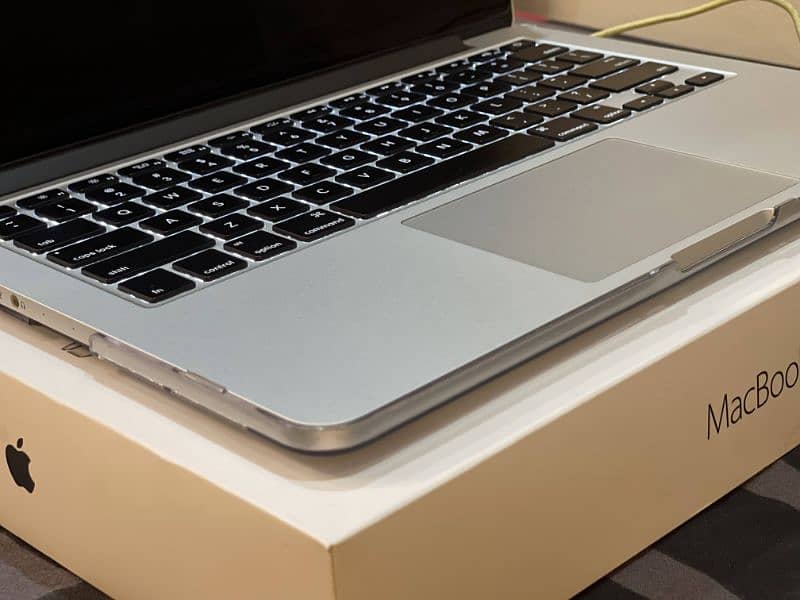 Macbook pro 2015 with box 5