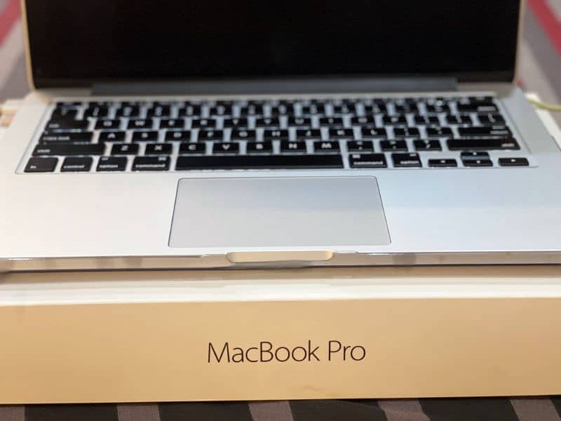 Macbook pro 2015 with box 6