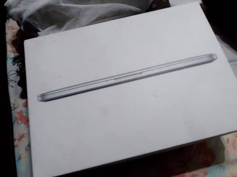 Macbook pro 2015 with box 8