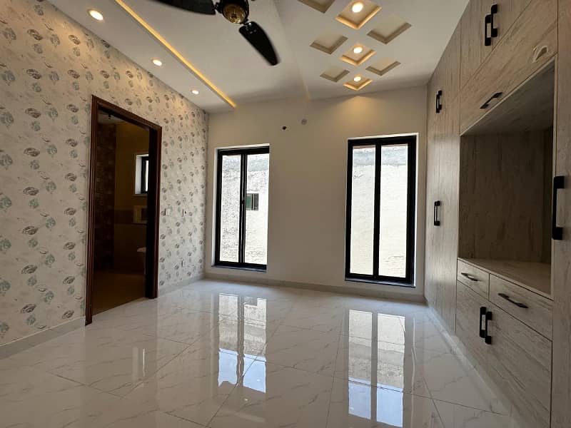 10 Marla Brand New Luxury House For Rent In Sector C Bahria Town Lahore 6