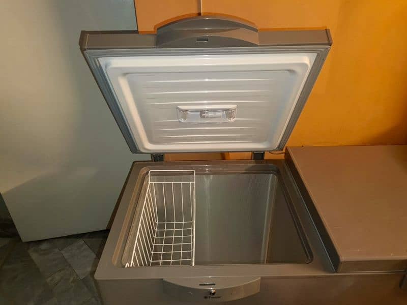 Affordable Luxury: Used Inverter Champagne Refrigerators & Freezers 2