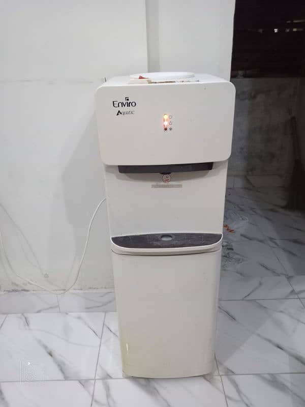 urgent sale Water Dispenser 0