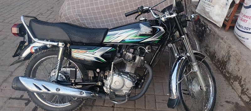 HONDA CG 125 ( NEW CONDITION) 2023 2