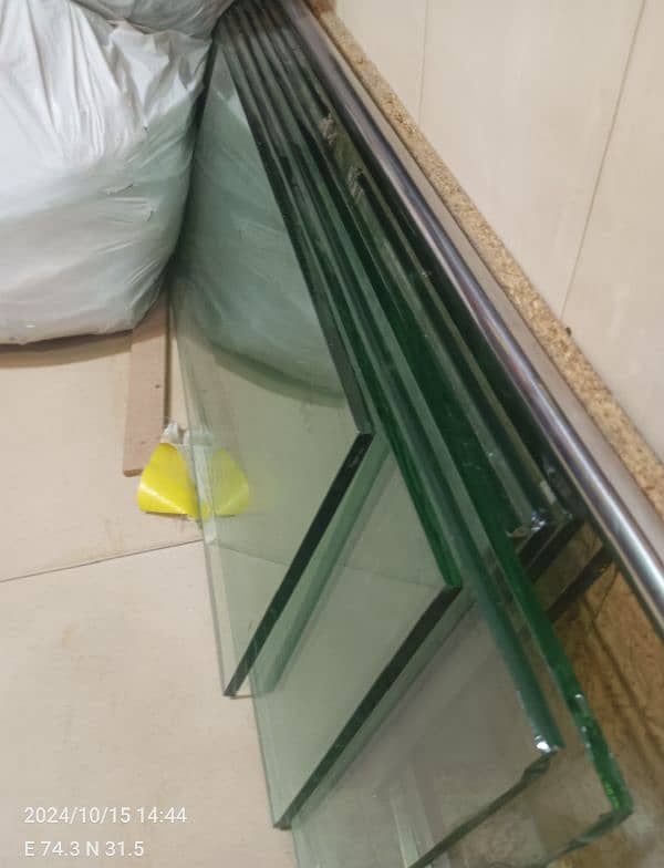 12 mm Glass shelves 1