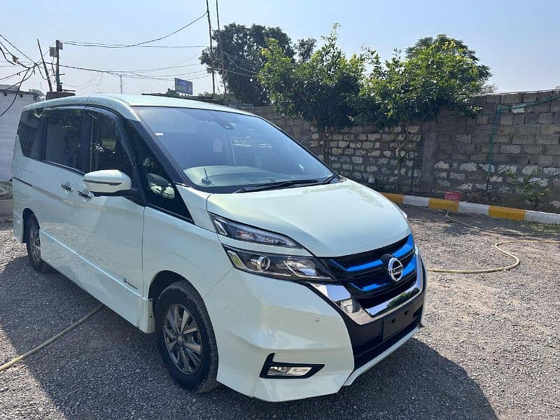 Nissan Serena 2018 0