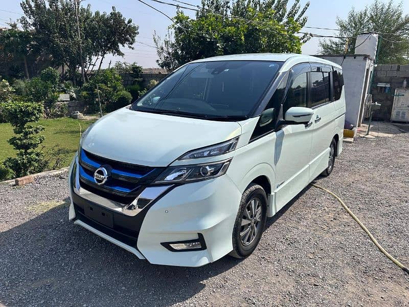 Nissan Serena 2018 1