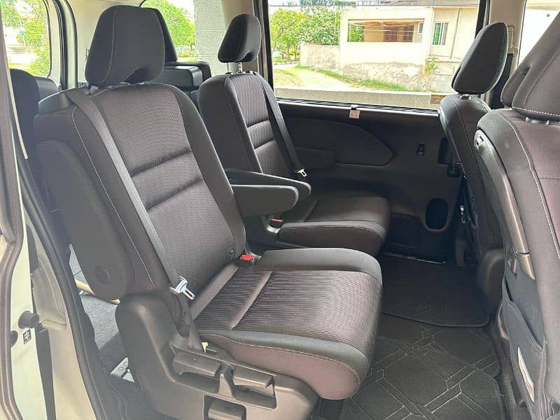 Nissan Serena 2018 8