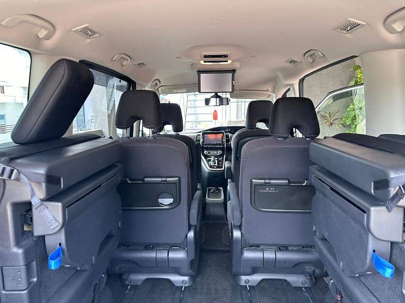 Nissan Serena 2018 10