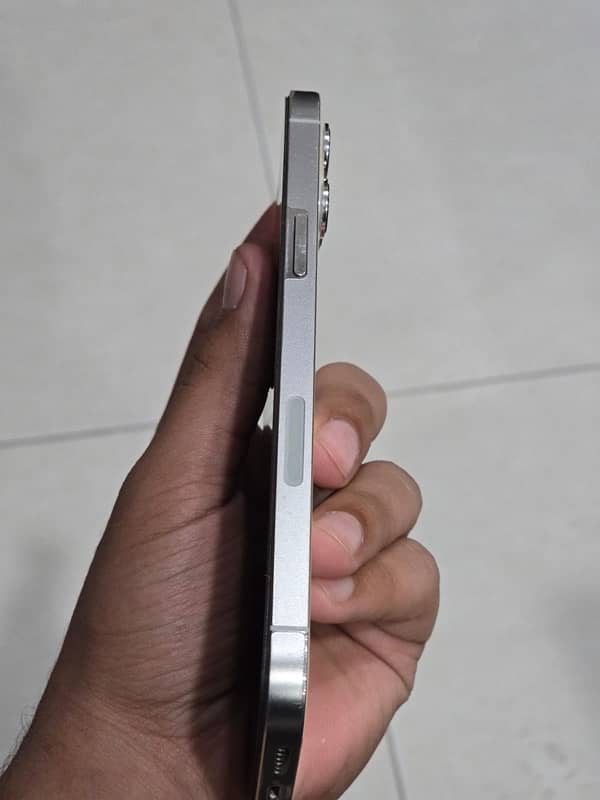 iPhone 12 pro max , 256 Gb White demanded Colour total Original 2