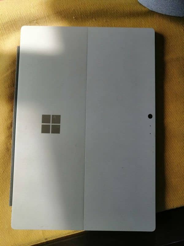 Laptop Microsoft Surface pro 4 i5 6th generation 8Gb Ram 128GB SSD 2