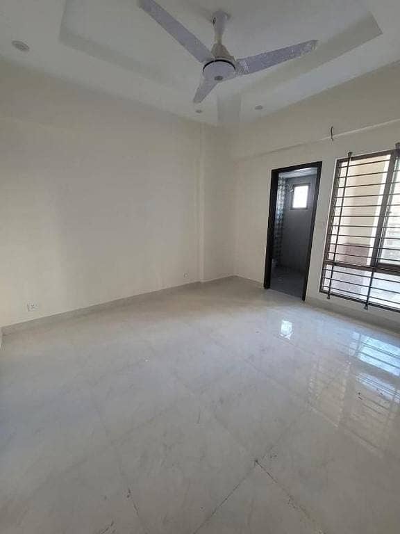 SEMI FURNISHED APARTMENT AVAILABLE ON RENT IN ROOMI RESIDENCY 9