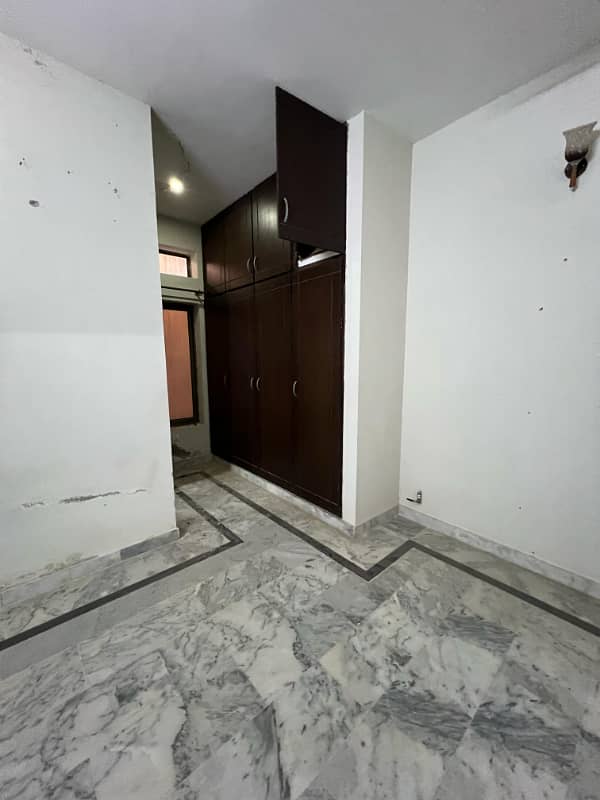 7 Marla lower portion (Basement) for Rent in G-13/3 5