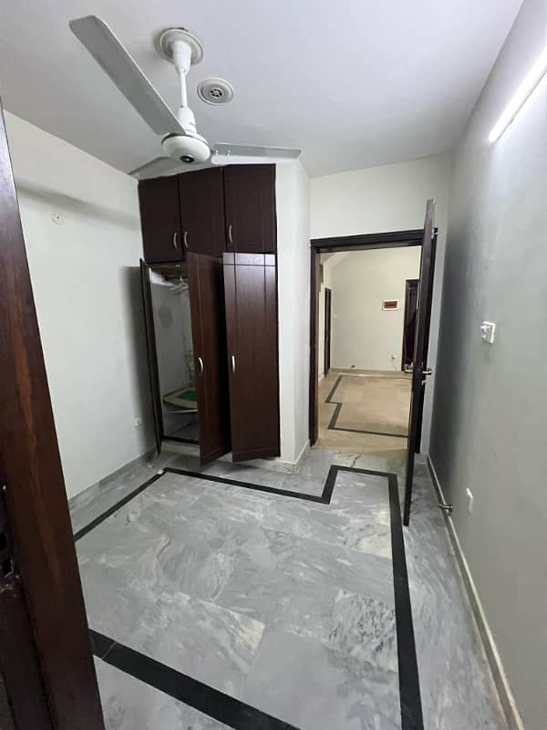 7 Marla lower portion (Basement) for Rent in G-13/3 9